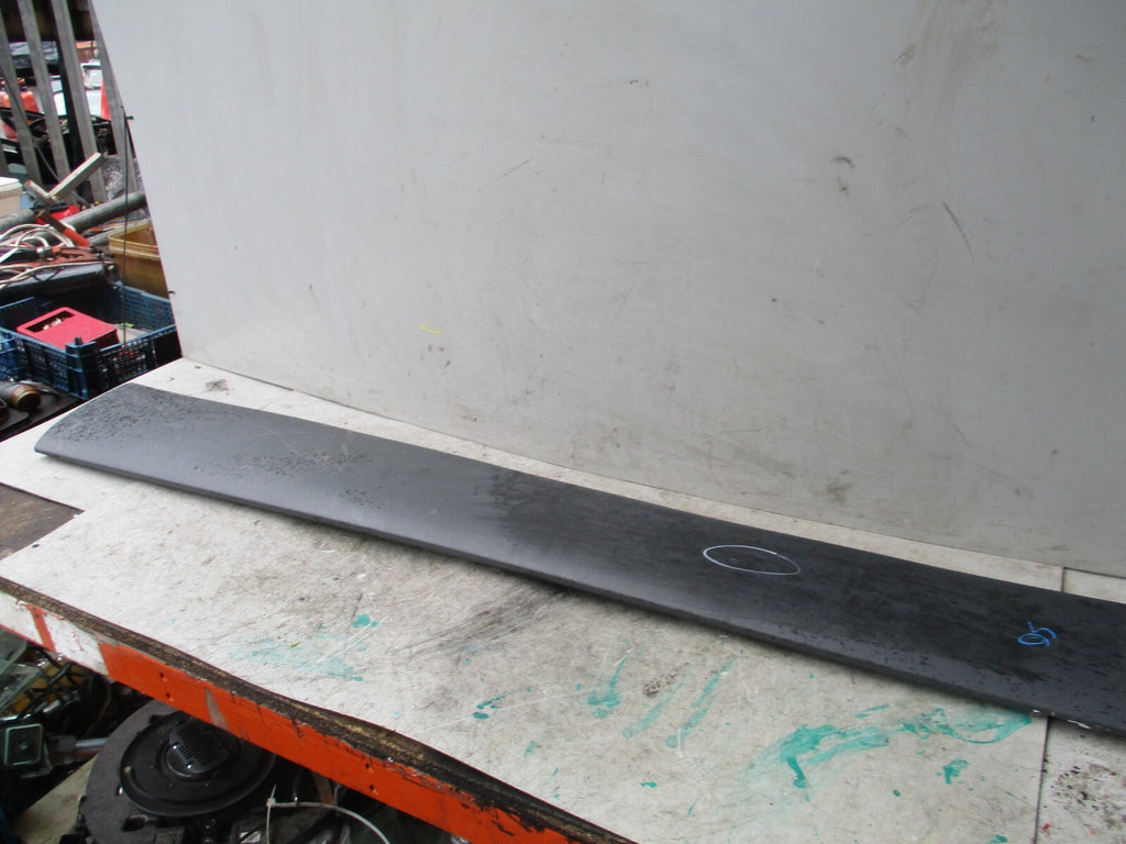 MERCEDES BENZ SPRINTER W907 2019 OS DRIVER CENTRE REAR MOULDING TRIM A9106906800