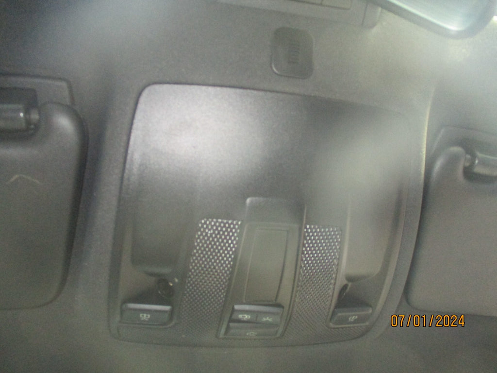MERCEDES BENZ CLA 2016 C117 FRONT INTERIOR ROOF READING LIGHT