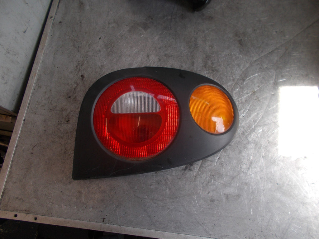 RENAULT MEGANE MK1 1999 1.6 OFF SIDE OS DRIVER SIDE REAR LIGHT 7700830098