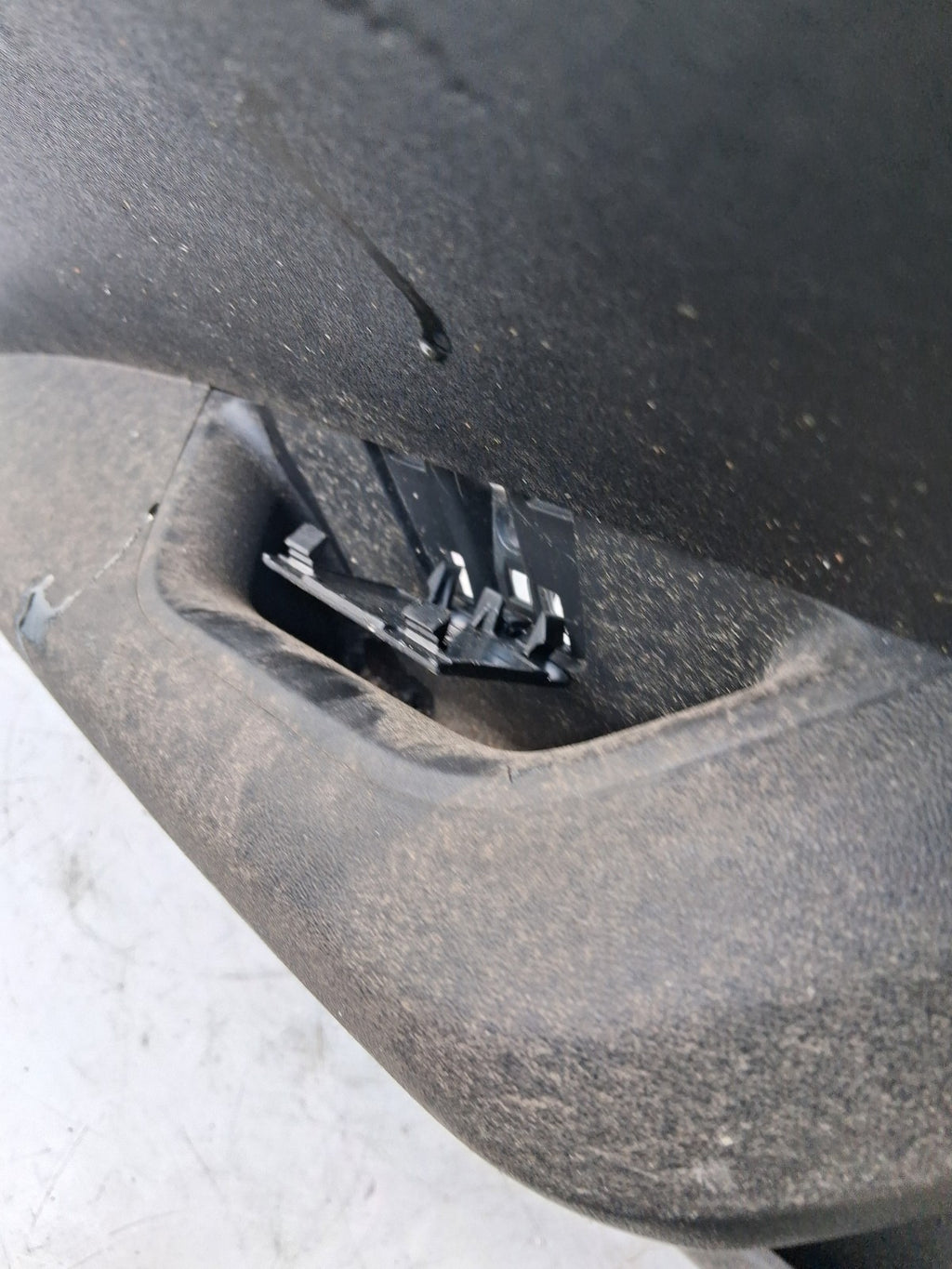 2019 TOYOTA AYGO MK2 NSF LEFT PASSENGER FRONT DOOR CARD TRIM AND HANDLE