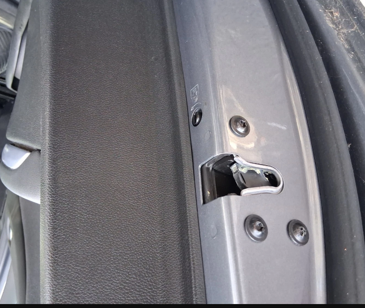 2014 VAUXHALL ZAFIRA TOURER C MK3 OSF DRIVER SIDE FRONT DOOR LOCK MECHANISM