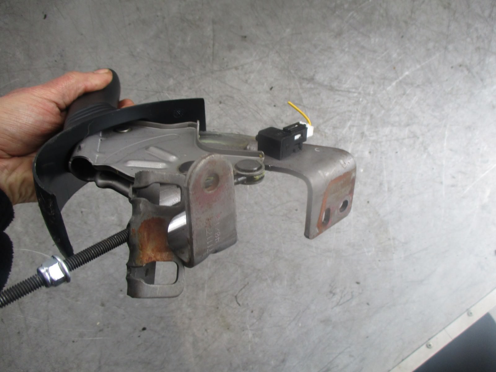 PEUGEOT 107 2007 HANDBRAKE HAND BRAKE LEVER HANDLE MECHANISM