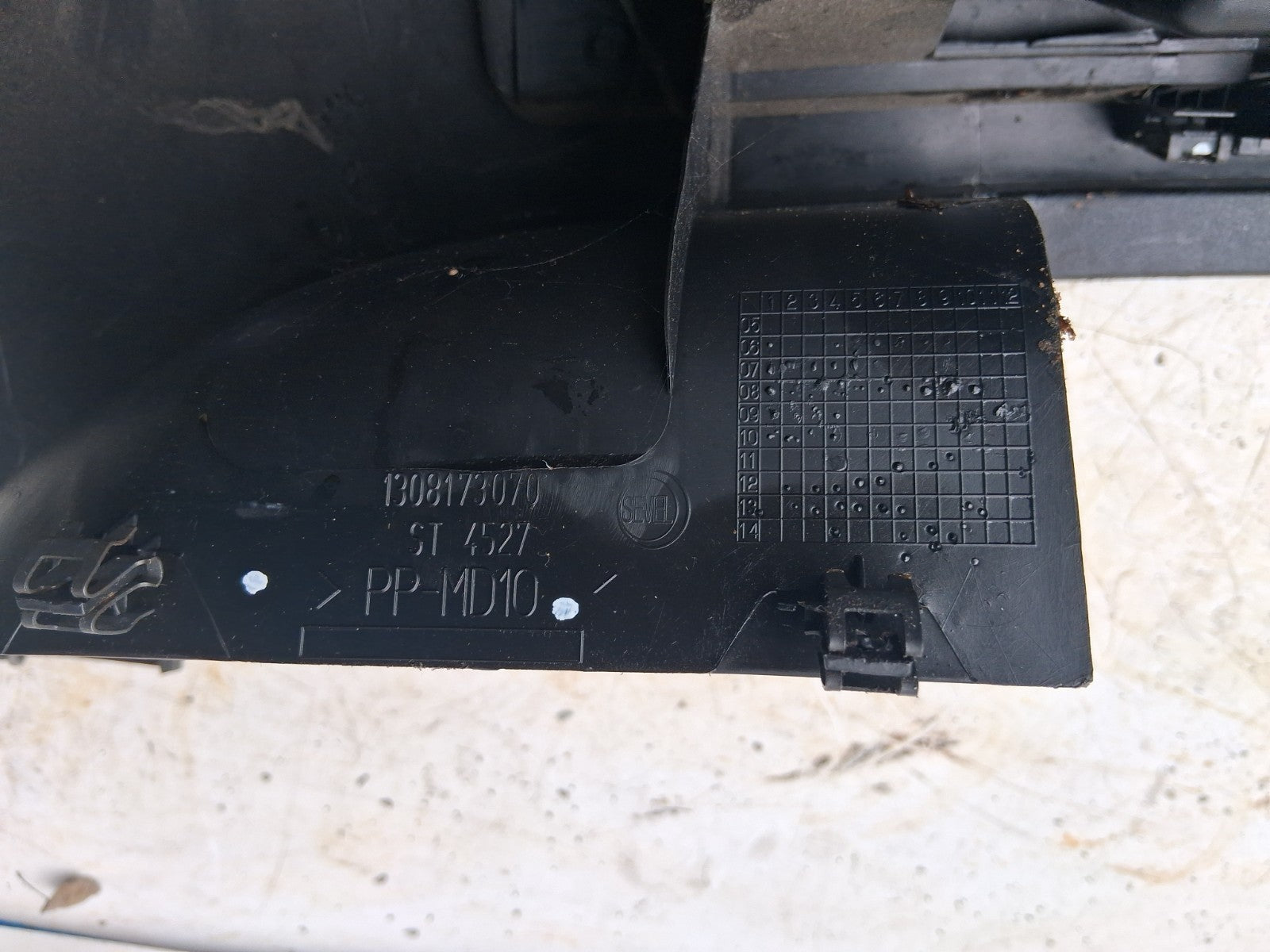 2016 PEUGEOT BOXER MK3 FRONT DASHBOARD GLOVE BOX STORAGE COMPARTMENT 1308173070