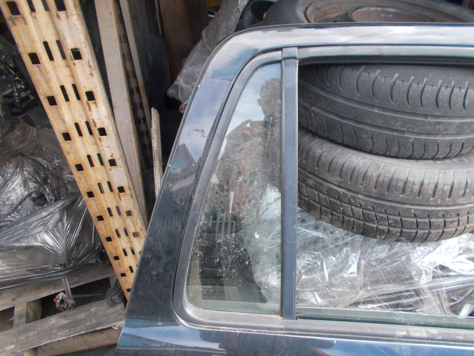 HONDA CRV CR-V MK1 2001 OFF SIDE REAR DOOR DRIVER SIDE REAR DOOR BLACK