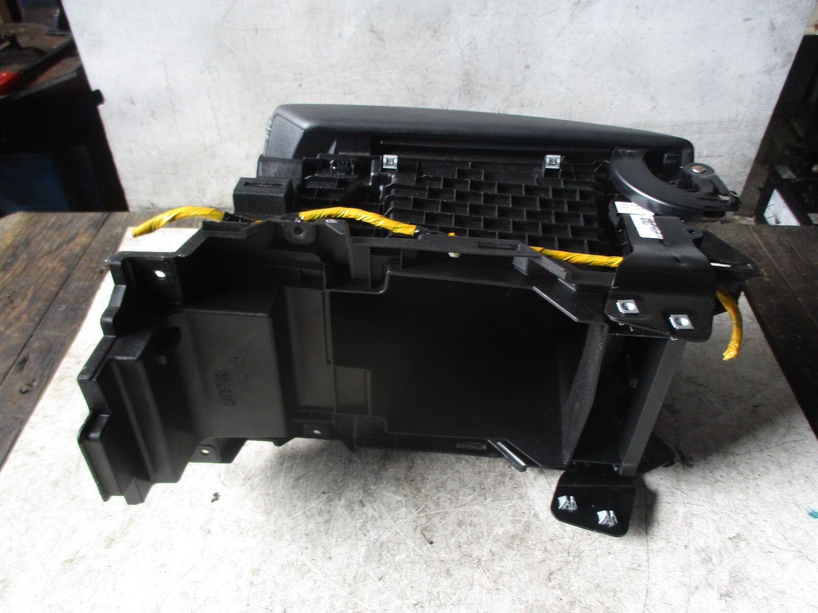 FORD GALAXY MK4 2020 LEATHER CENTRE CONSOLE ARMREST