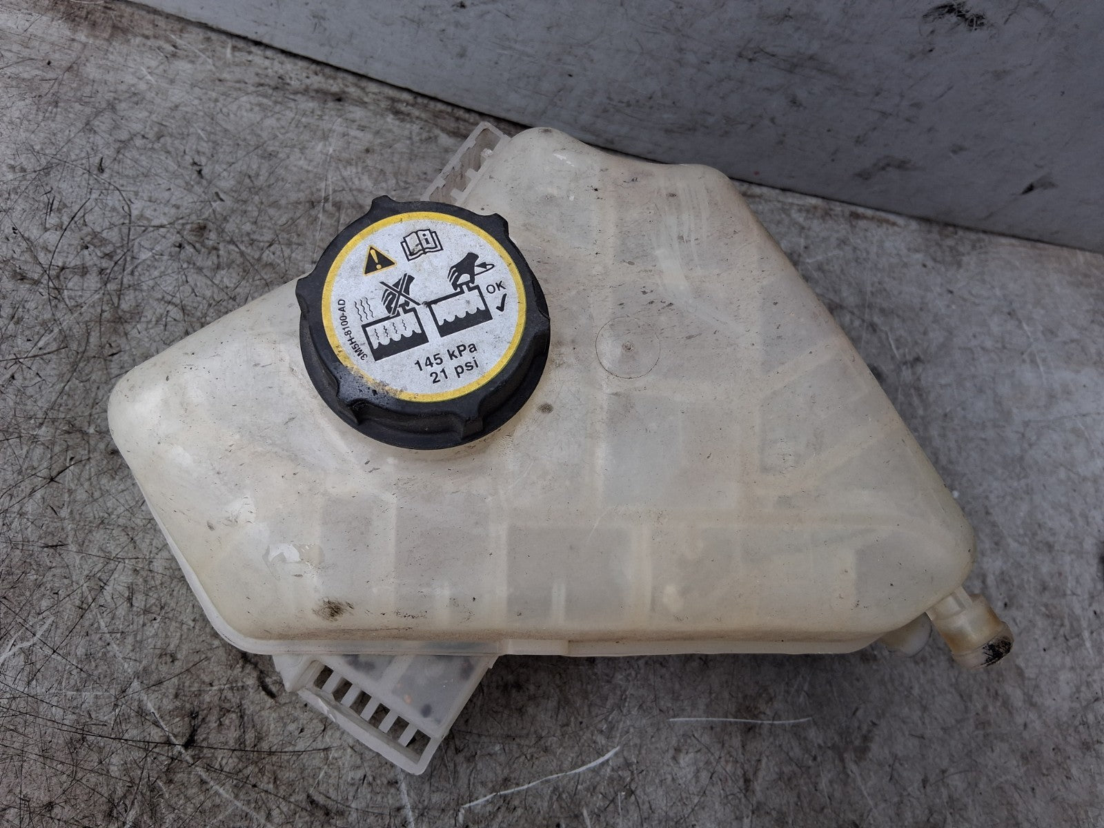 FORD FIESTA MK7 2015 COOLANT WATER EXPANSION TANK BOTTLE