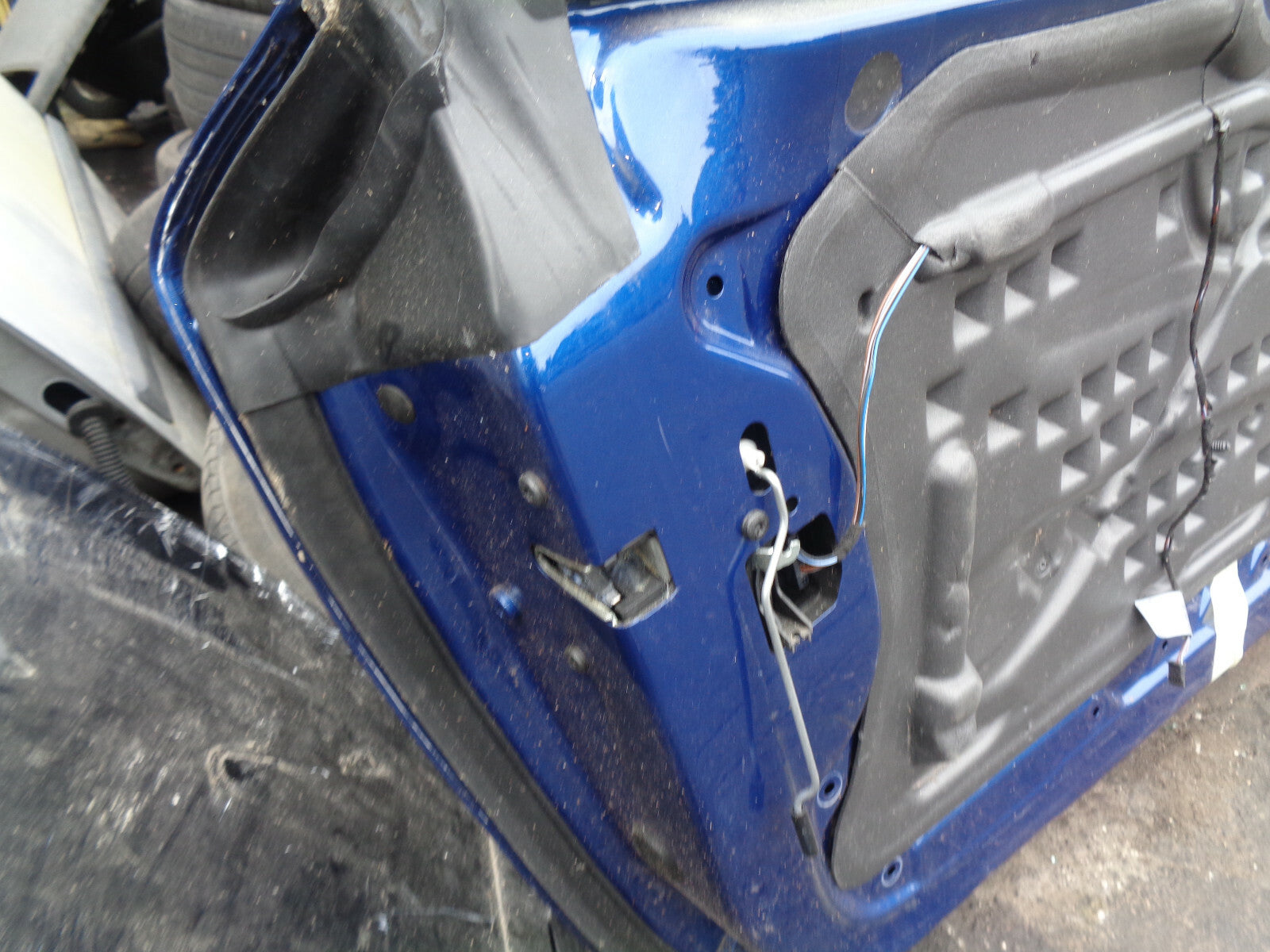 BMW 1 SERIES E81 E82 NS PASSENGER SIDE FRONT COMPLETE DOOR BLUE
