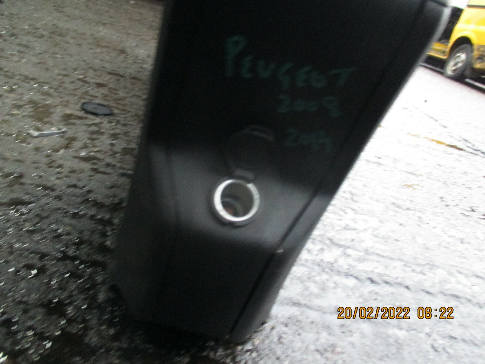 PEUGEOT 2008 2014 CENTRE CONSOLE FRONT STORAGE BOX