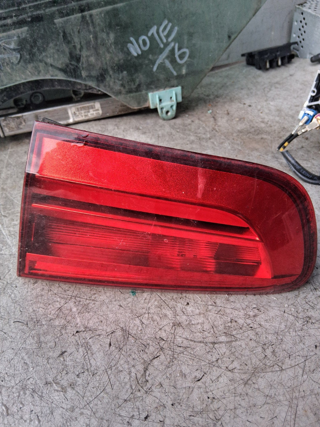 2015 BMW 1 SERIES NS PASSENGER SIDE TAILGATE LIGHT 7359020