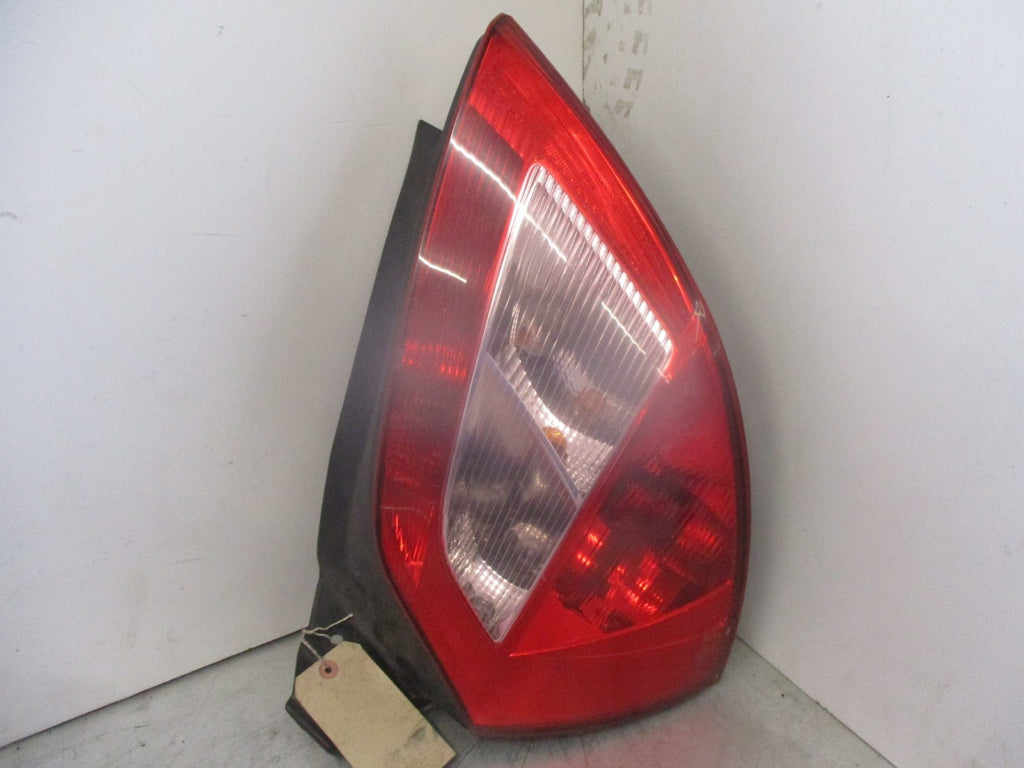 2004 RENAULT MEGANE MK2  NSR PASSENGER SIDE REAR LIGHT TAIL LIGHT  8200073236
