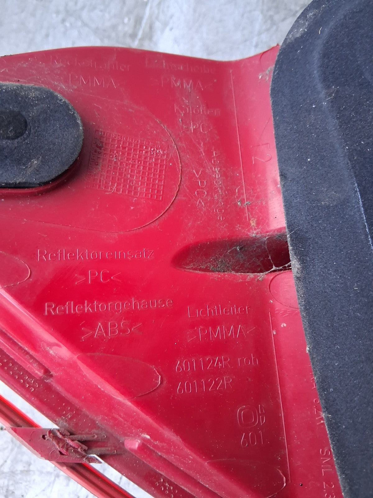 2015 MERCEDES C-CLASS W204 OSR DRIVER SIDE REAR TAIL GATE LIGHT 2049060503