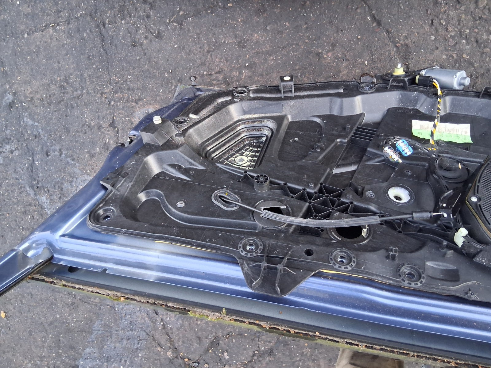 2005 FORD FIESTA MK6 OSF DRIVER SIDE FRONT RIGHT DOOR BLUE