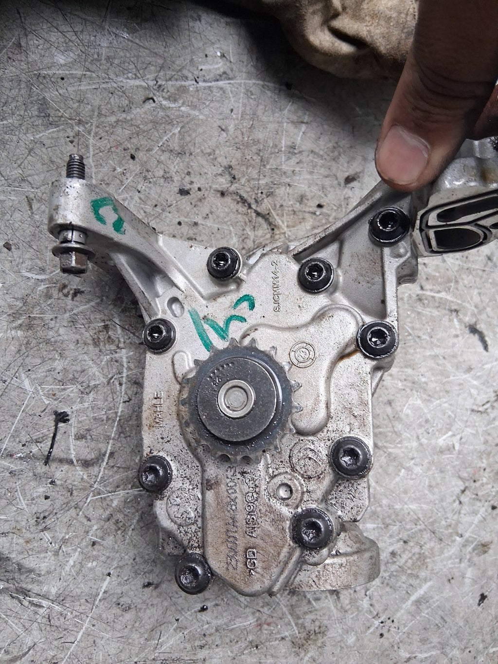 CITROEN C4 MK3 2023 1.2 PETROL ENGINE OIL PUMP 9837408880