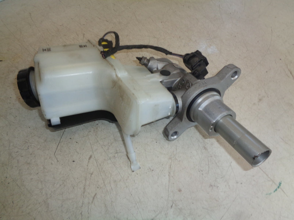 VW VOLKSWAGEN TIGUAN MK2 2019 2.0 DIESEL MASTER CYLINDER & RESERVOIR 5Q2611301H