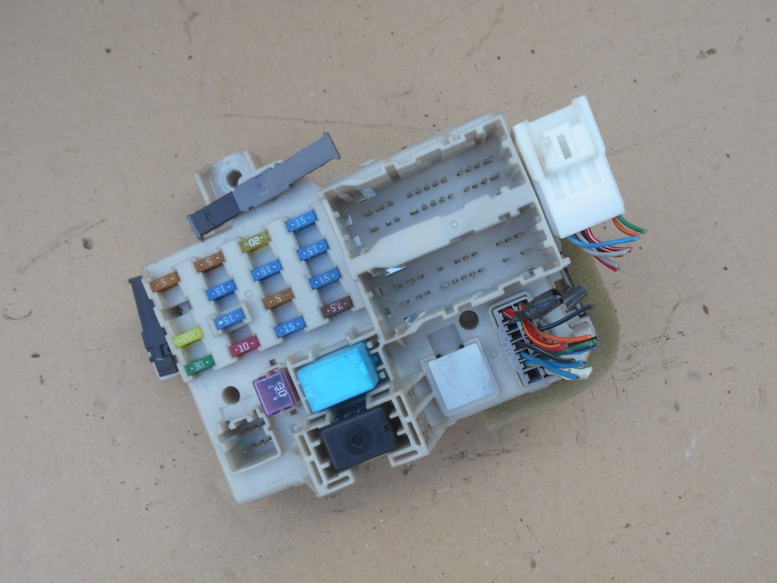 MAZDA 6 GG 2003 2.3 PETROL FUSE RELAY BOX