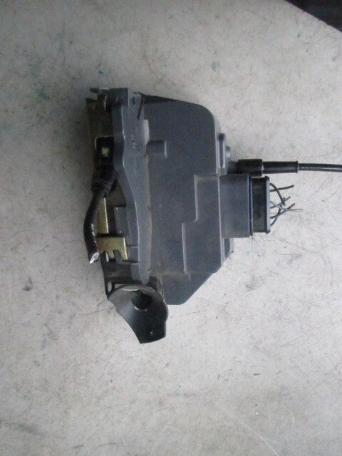 2009 RENAULT MEGANE MK2 NSF PASSENGER SIDE FRONT DOOR LOCK MECHANISM 086028
