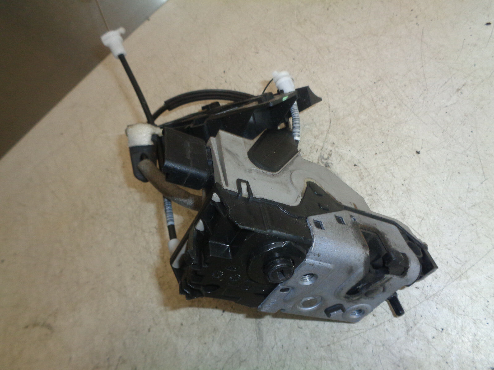 PEUGEOT 208 2014 OSR DRIVER SIDE REAR DOOR LOCK MECHNAISM