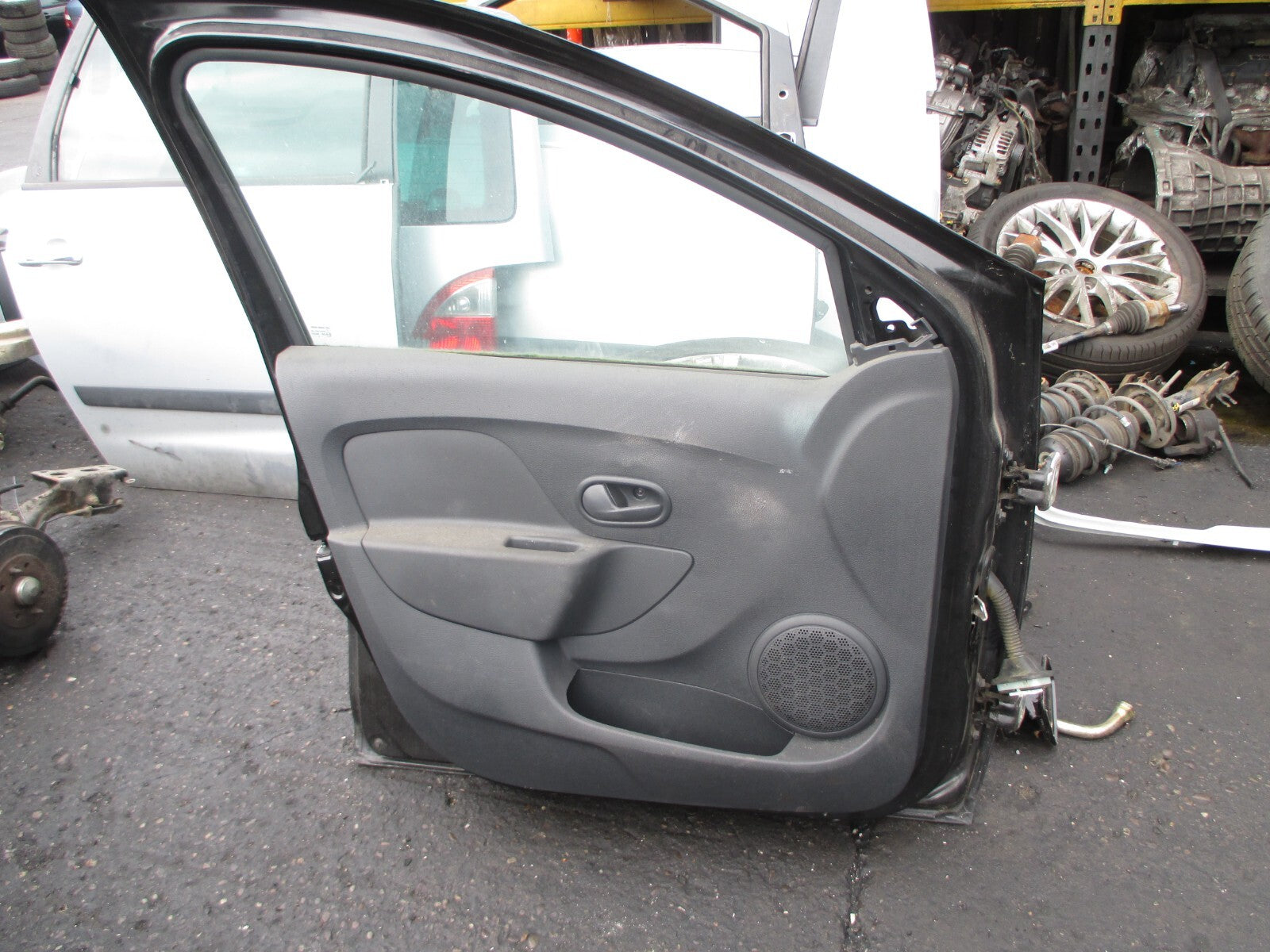 DACIA LOGAN 2016 NSF PASSENGER SIDE FRONT COMPLETE DOOR