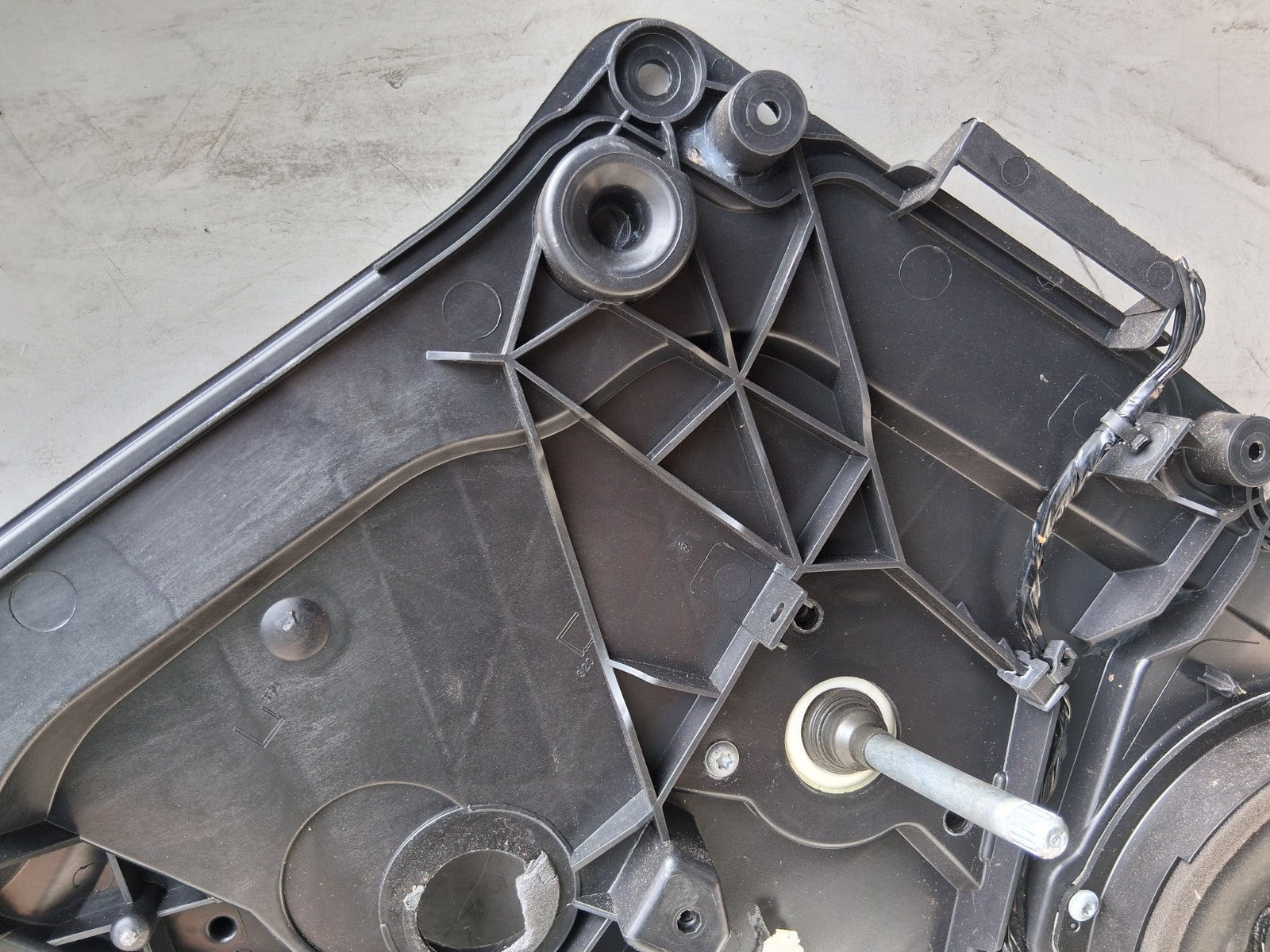 FORD FIESTA MK7 NSR PASSENGER SIDE REAR LEFT DOOR WINDOW REGULATOR