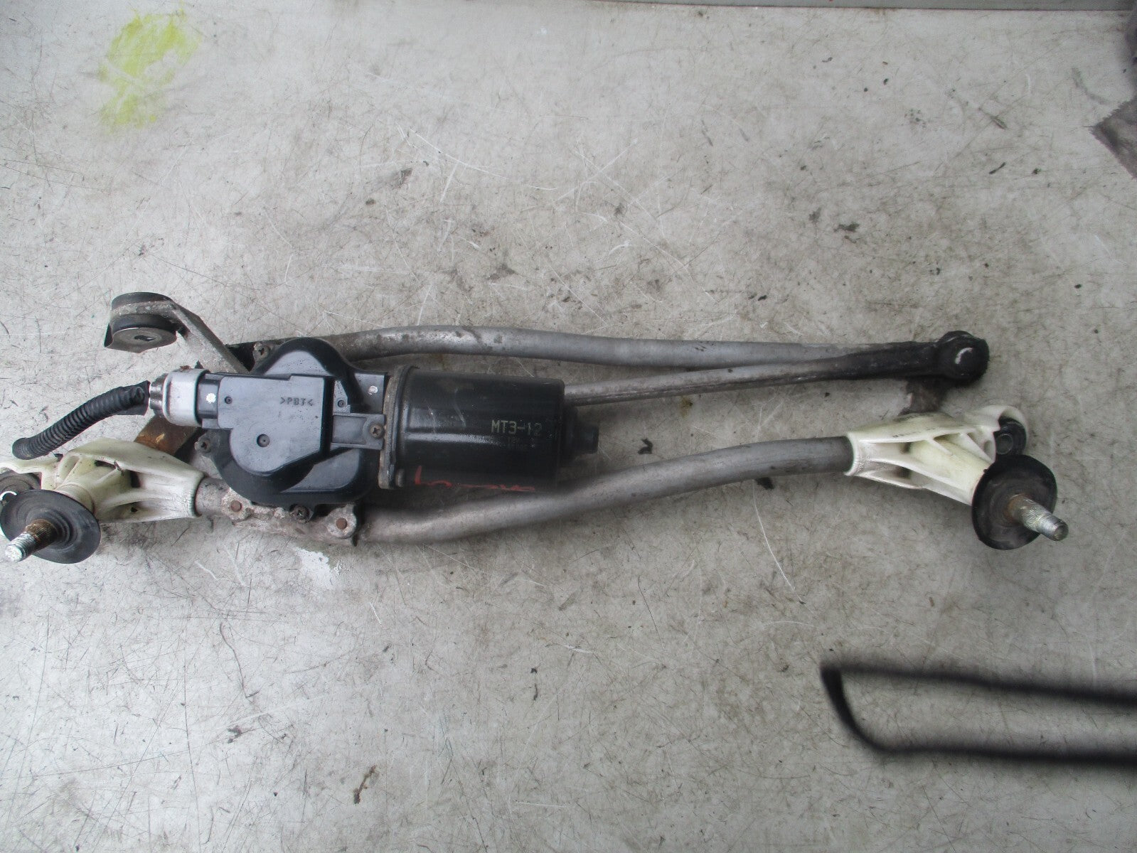 HONDA JAZZ 2004 MK2 FRONT WINDSCREEN WIPER MOTOR & LINKAGES