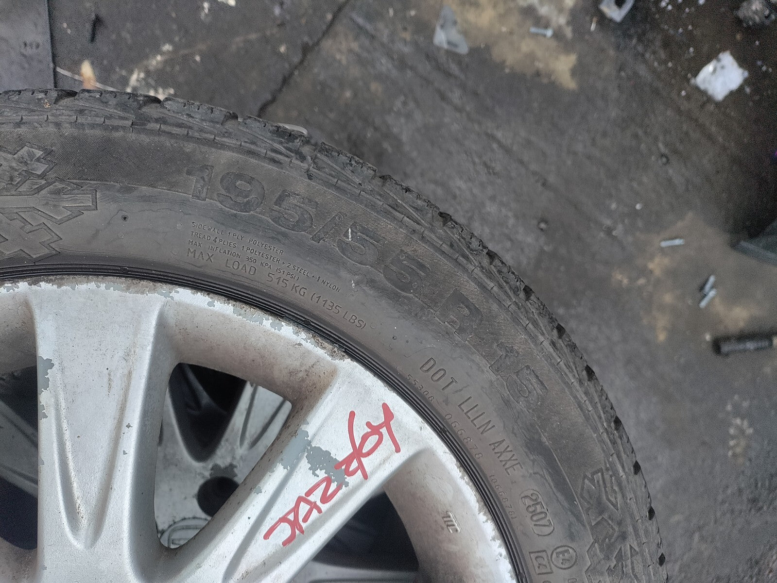 2004 HONDA JAZZ MK2 15 INCH ALLOY RIM WITH TYRE 185/55 R 15