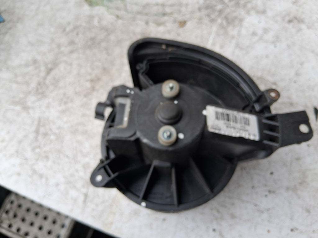 2016 VAUXHALL CORSA E HEATER FAN BLOWER MOTOR