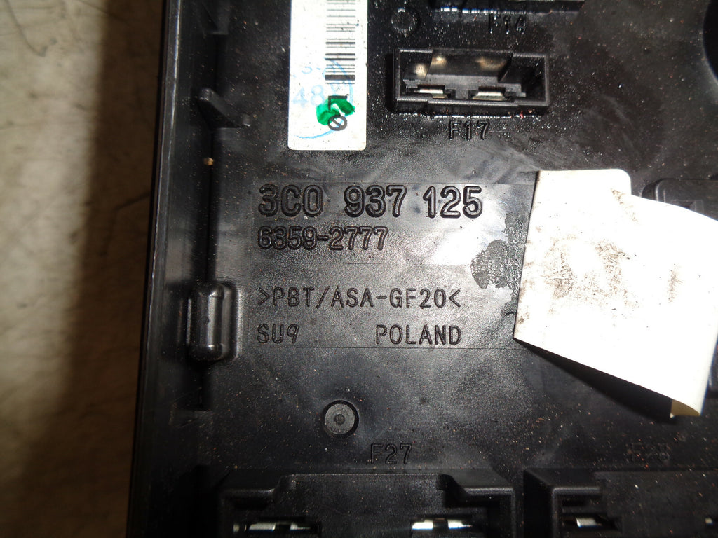VW VOLKSWAGEN PASSAT B6 2007 ENGINE FUSE BOX MODULE 3C0937125