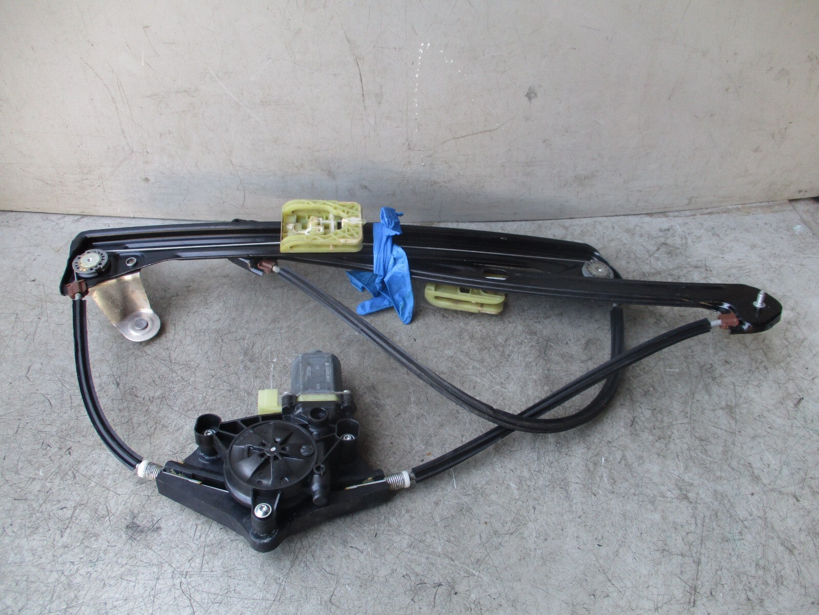 2017 VW VOLKSWAGEN GOLF MK7 NS PASSENGER FRONT WINDOW MOTOR REGULATOR 5G4837461H