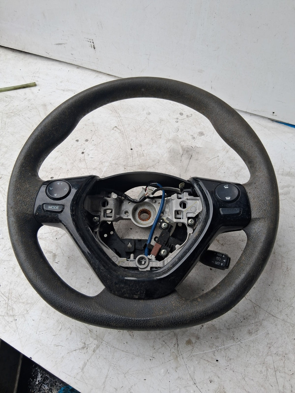 2020 TOYOTA AYGO MK2 3 SPOKE MULTIFUNCTION LEATHER STEERING WHEEL 451000H050
