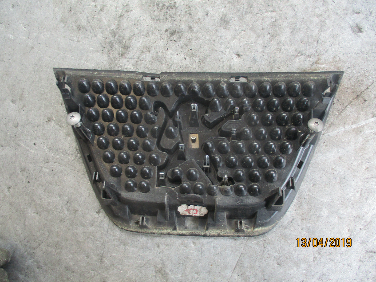 PEUGEOT 3008 FRONT BUMPER GRILLE BADGE EMBLEM  9685973077