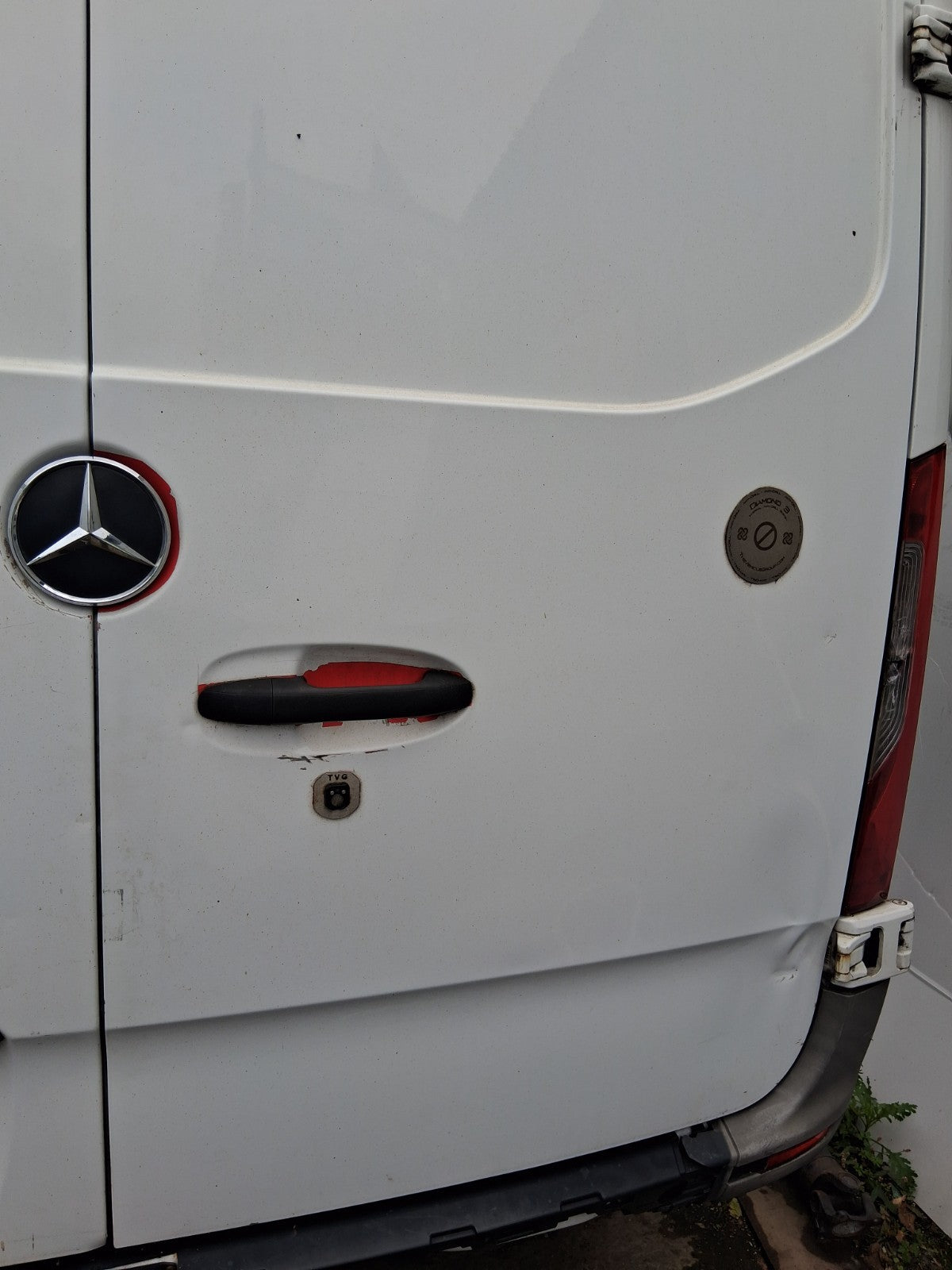 2018 MERCEDES BENZ SPRINTER W907 OSR DRIVER SIDE COMPLETE REAR RIGHT DOOR WHITE