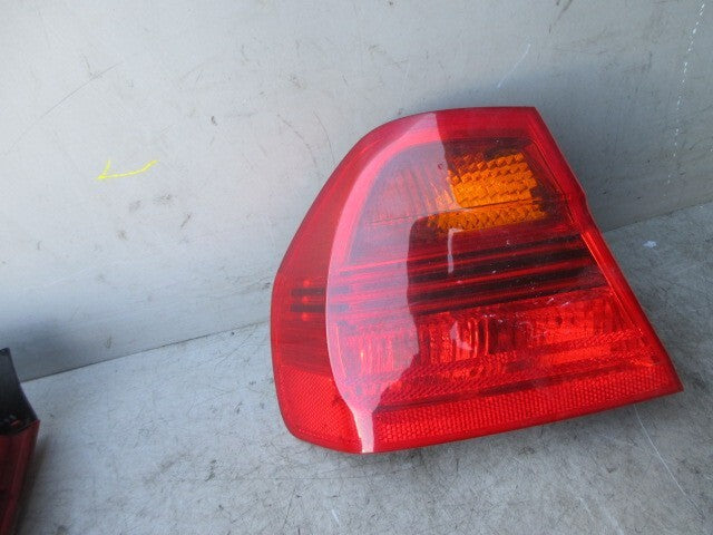 2005 BMW 3 SERIES E90 NSR PASSENGER SIDE REAR TAIL LIGHT 6937457