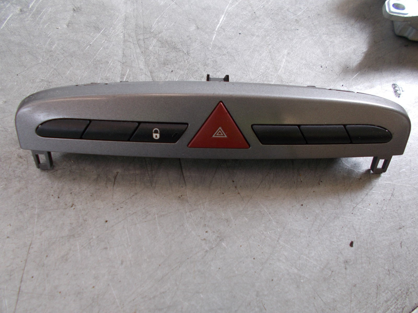 2008 PEUGEOT 308 HAZARD SWITCH & LOCK BUTTON 9659417177