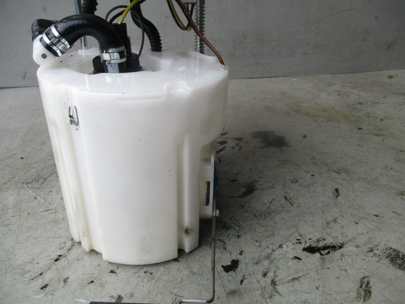 2012 KIA FUEL PUMP SENDING UNIT 31110-J7950