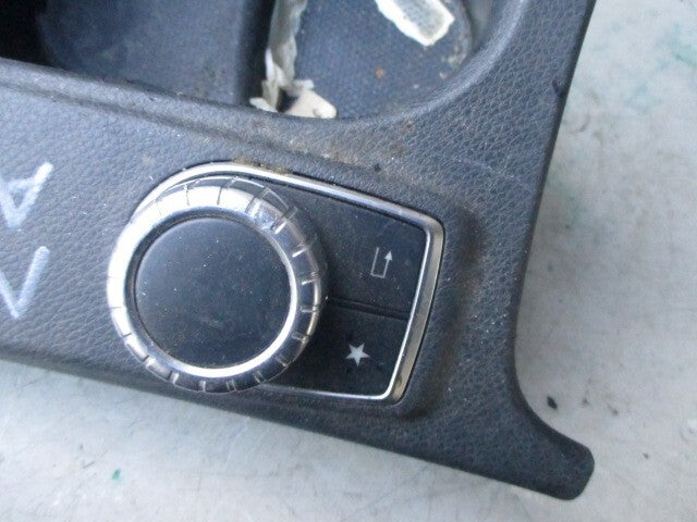 2018 MERCEDES A CLASS W176 MULTIMEDIA CONTROL SWITCH & CUP HOLDER A2469009815