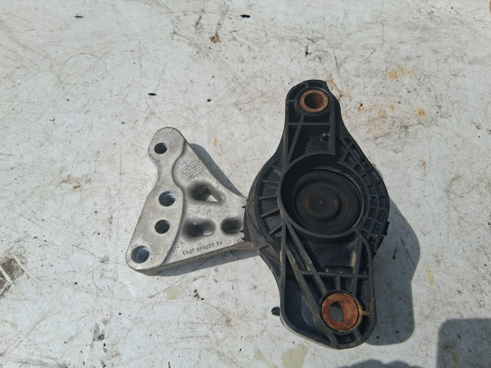 2020 VAUXHALL CROSSLAND 1.2 PETROL OS DRIVER SIDE FRONT ENGINE MOUNT 9676780580