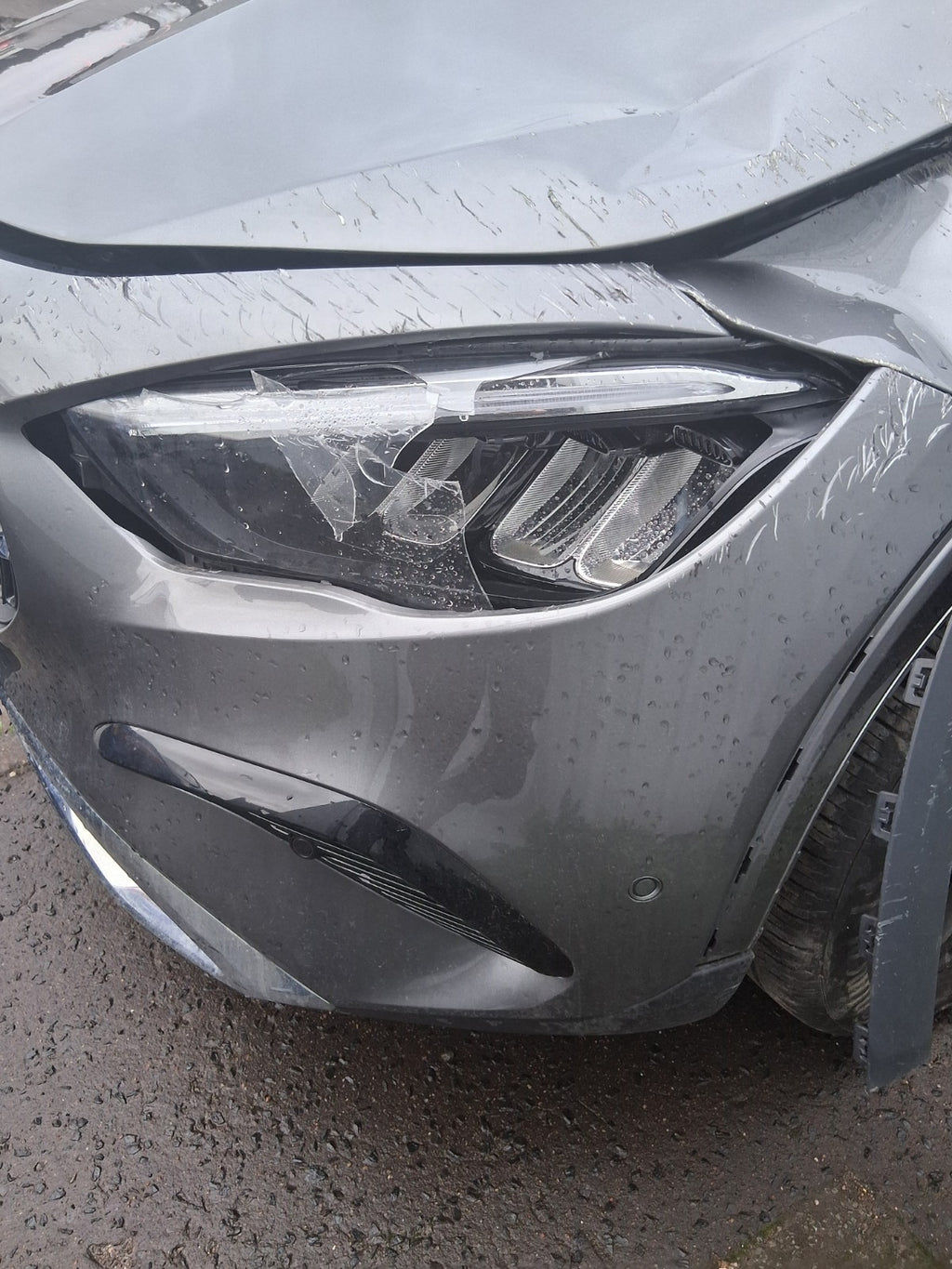 2025 MERCEDES BENZ GLA 180 H247 FACELIFT FRONT BUMPER WITH BADGE GRILLE GREY 787