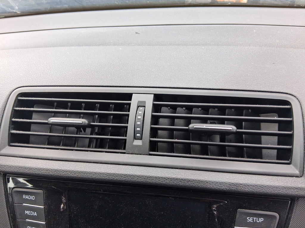 2020 SKODA FABIA MK3 NJ HATCHBACK FRONT DASHBOARD BOTH CENTRE AIR VENTS