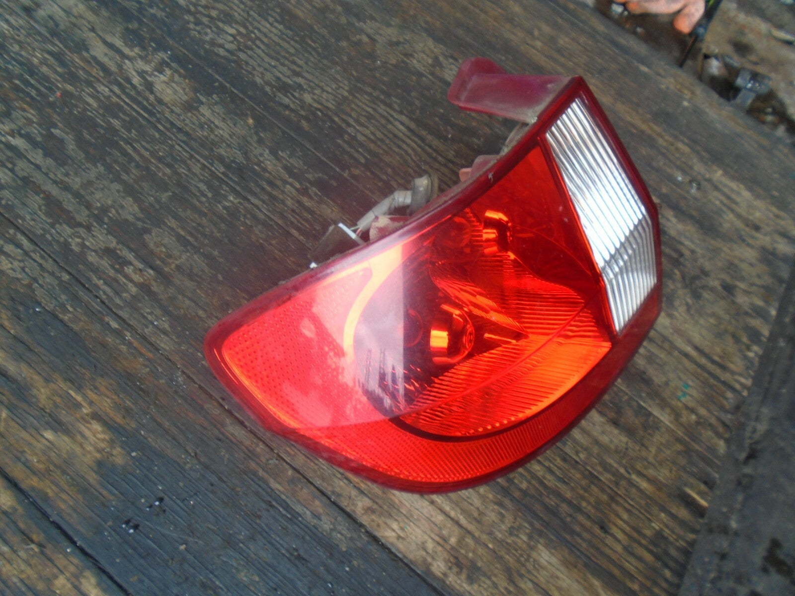 HONDA GETZ NSR REAR PASSENGER TAIL LIGHT 924011CXX