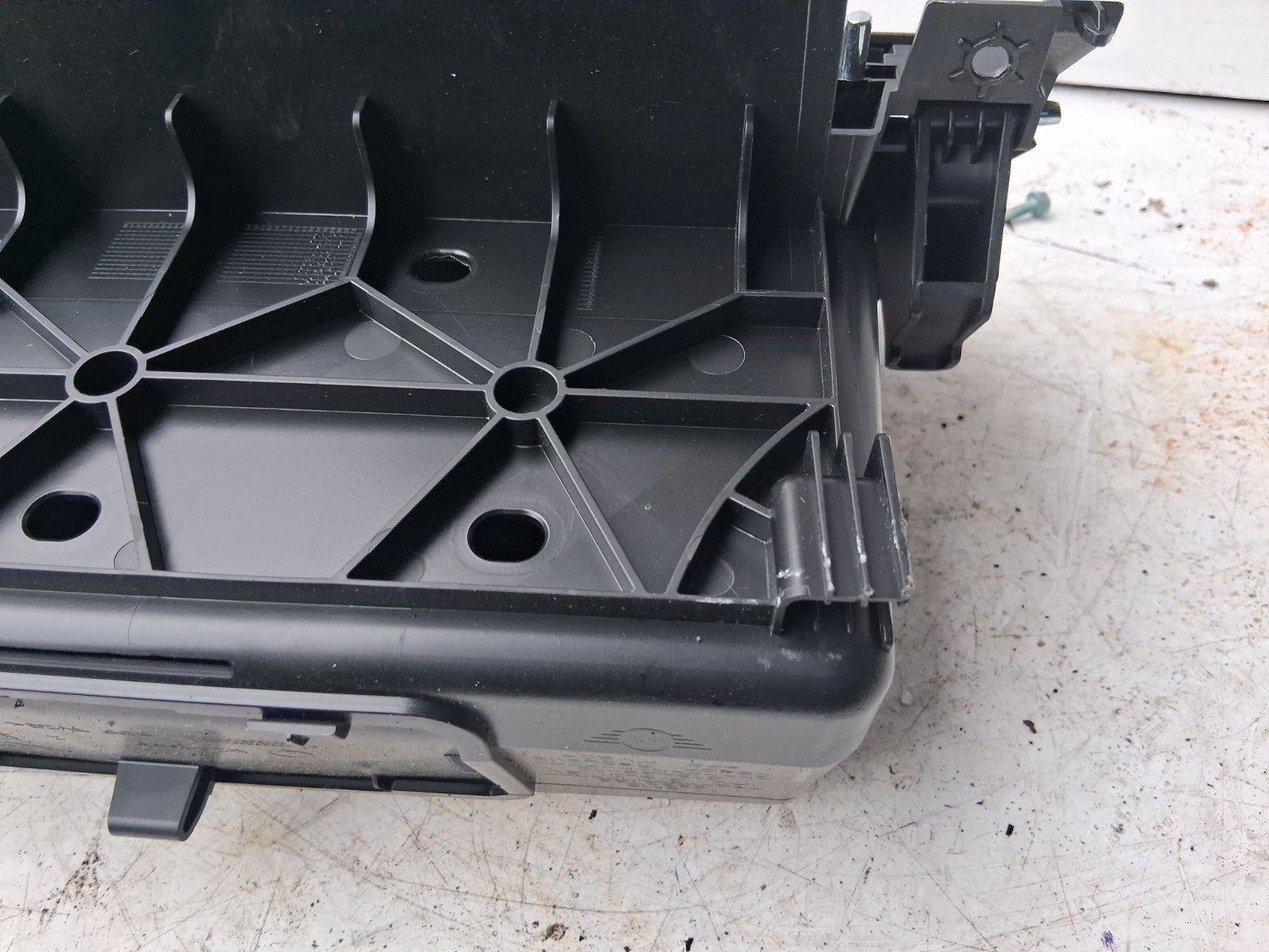 2021 BMW MINI COUNTRYMAN F60 DASHBOARD GLOVE BOX STORAGE COMPARTMENT 9332766