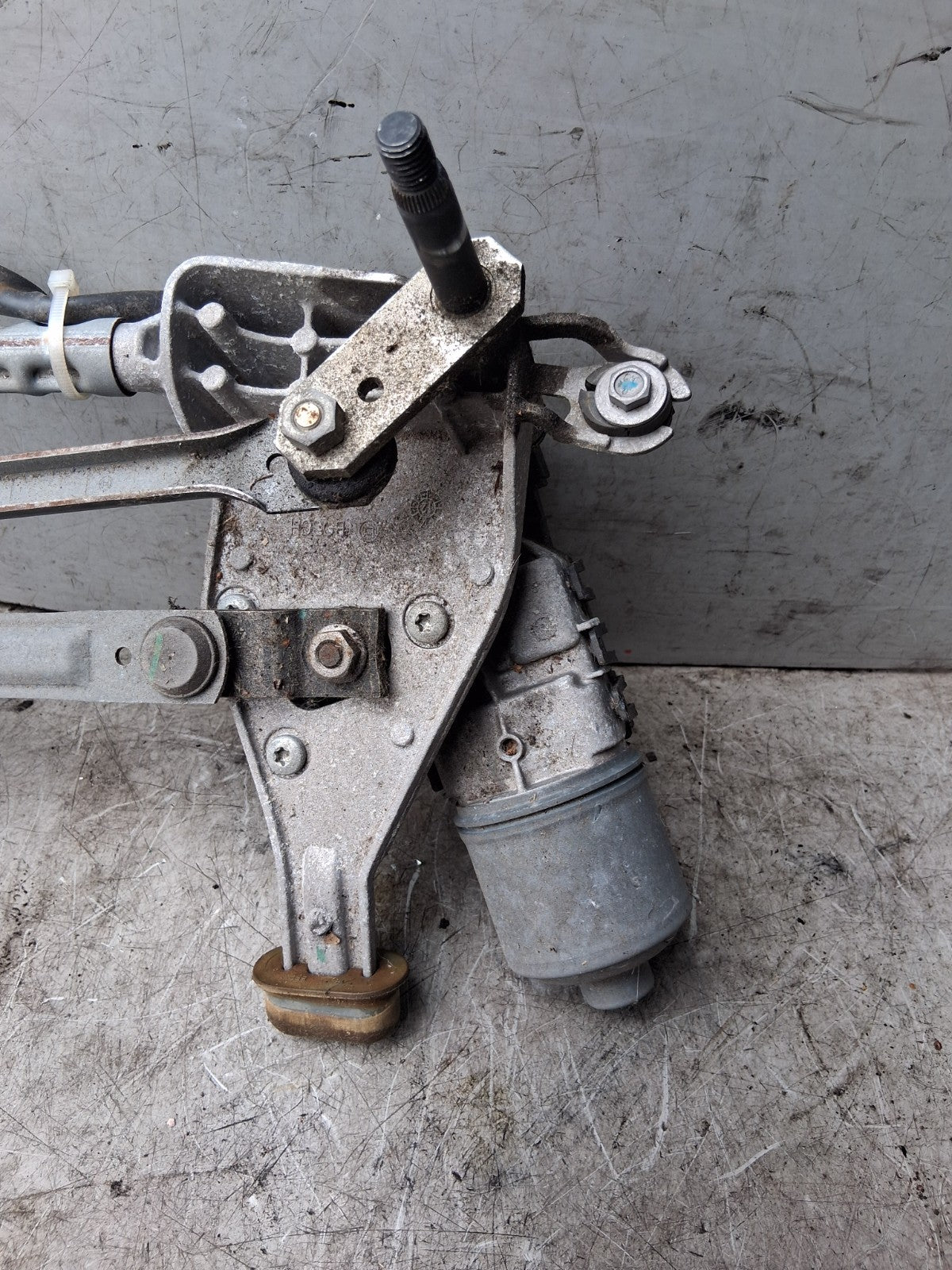 2012 PEUGEOT 208 1.2 PETROL FRONT WINDSCREEN WIPER MOTOR & LINKAGE 9673917180