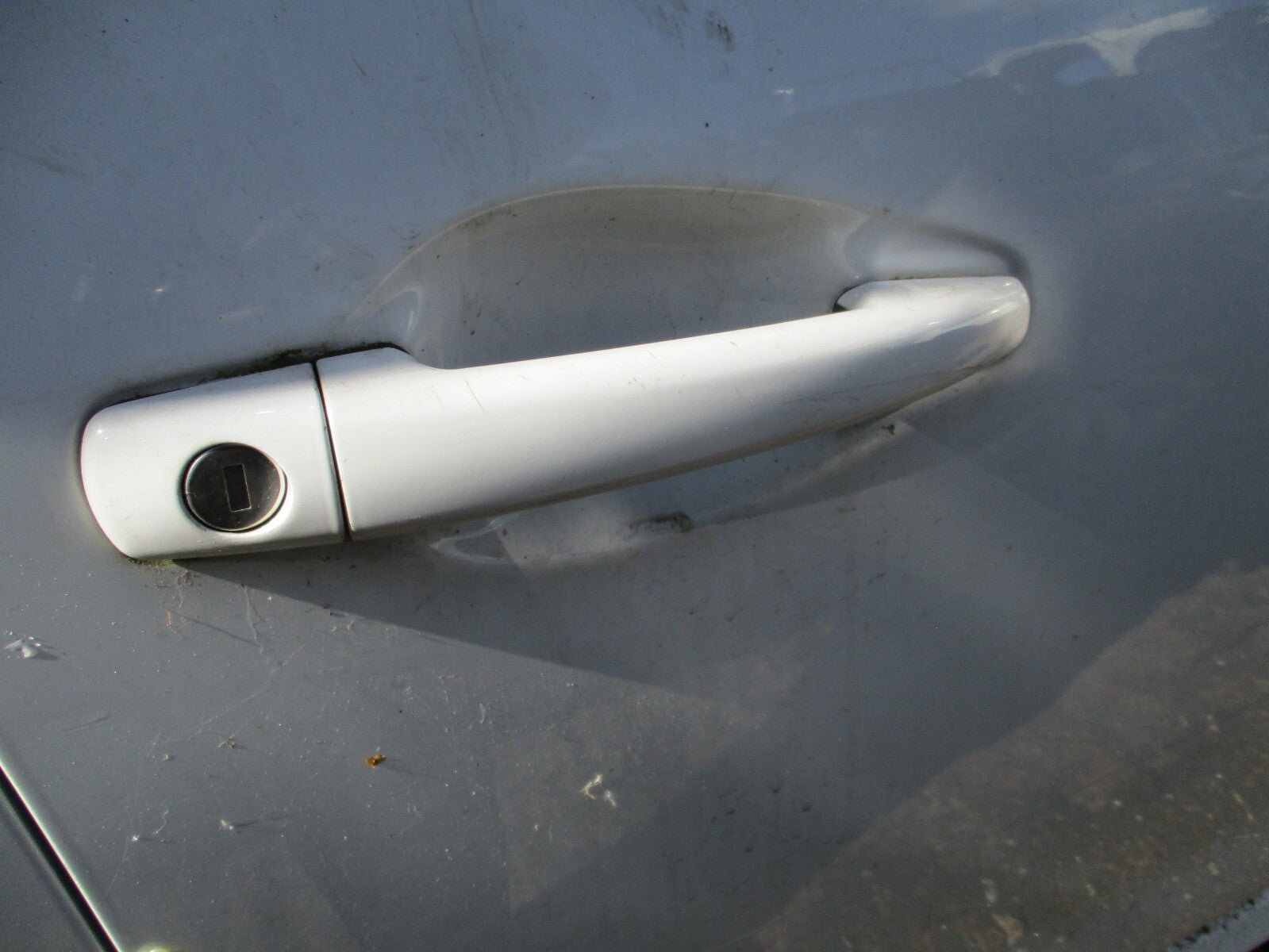PEUGEOT 208 2017 5 DOOR OSF DRIVER SIDE FRONT EXTERIOR DOOR HANDLE WHITE EVL