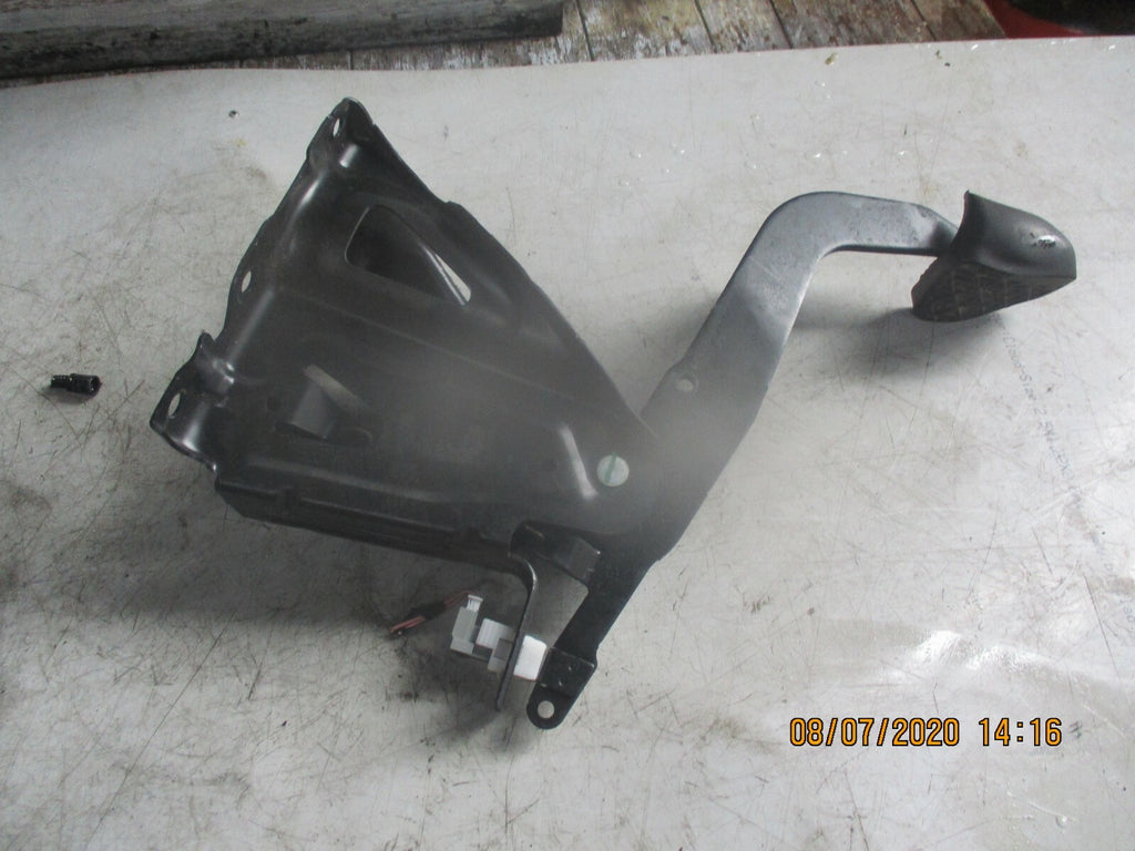 VW VOLKSWAGEN 2002 GOLF MK4 BRAKE PEDAL PAD A2012920082