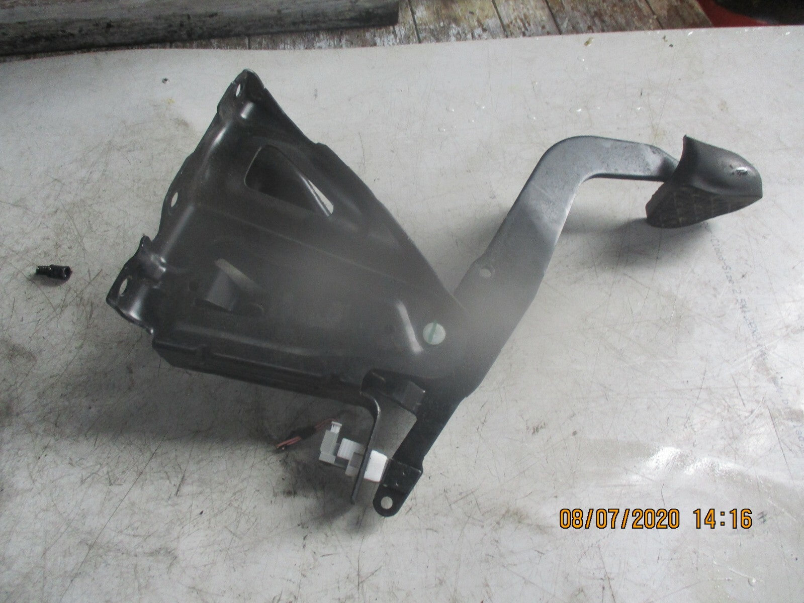 VW VOLKSWAGEN 2002 GOLF MK4 BRAKE PEDAL PAD A2012920082