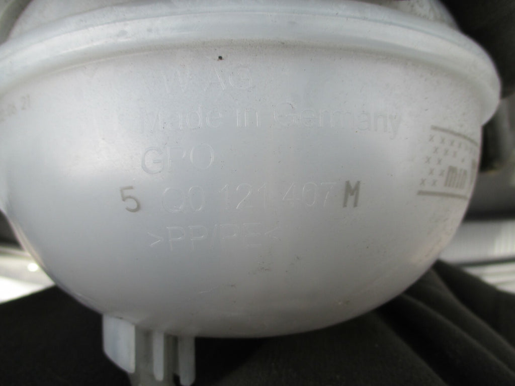 AUDI Q2 MK1 2020 1.0 PETROL TFSI EXPANSION TANK WATER COOLANT BOTTLE 5Q0121407M