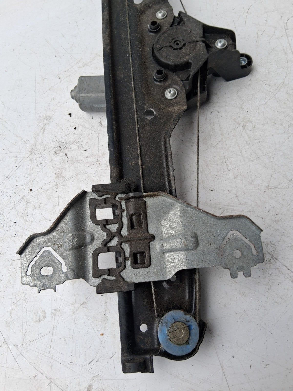 NISSAN QASHQAI MK2 2014 NSF NEAR LEFT DOOR WINDOW REGULATOR & MOTOR 807014EA0B03