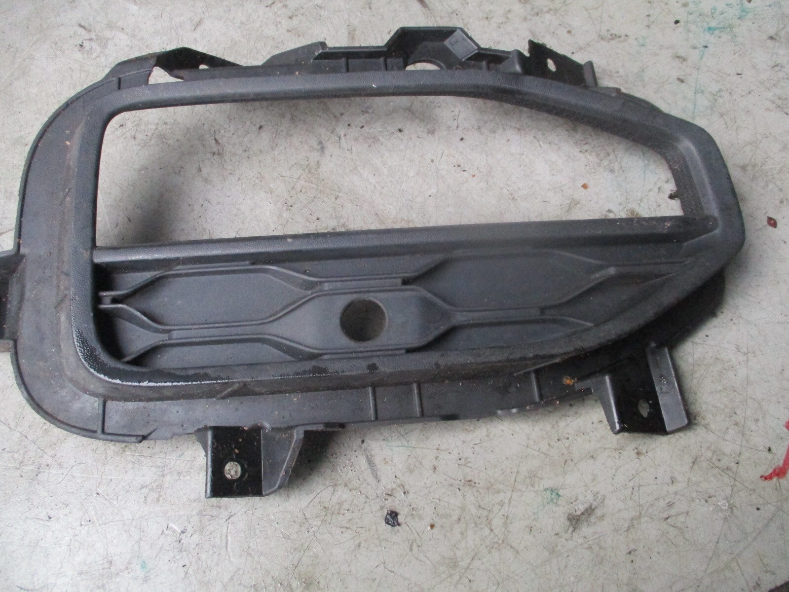 2015 VOLKSWAGEN FRONT BUMPER FOG RIGHT GRILL 2GA853808C
