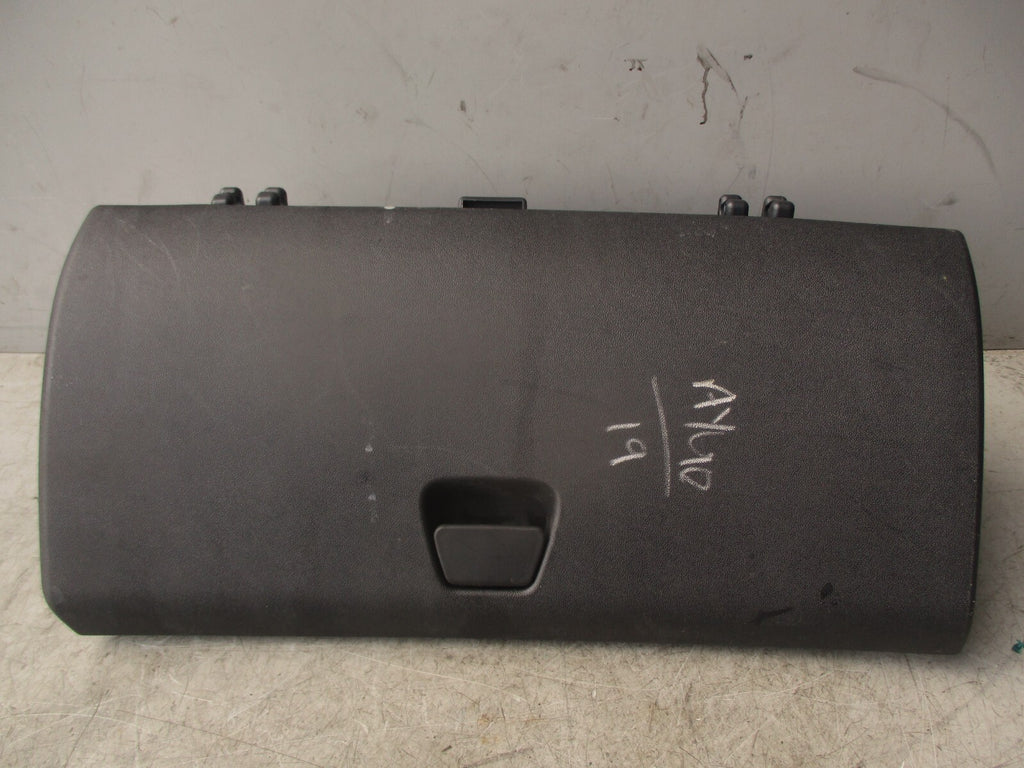 2019 TOYOTA AYGO MK2 DASHBOARD GLOVEBOX COMPARTMENT 48855M
