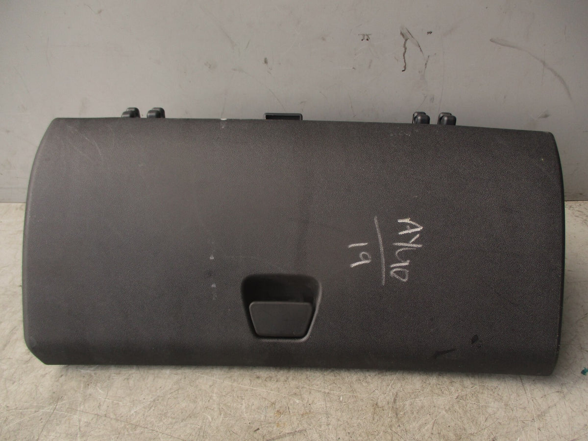 2019 TOYOTA AYGO MK2 DASHBOARD GLOVEBOX COMPARTMENT 48855M