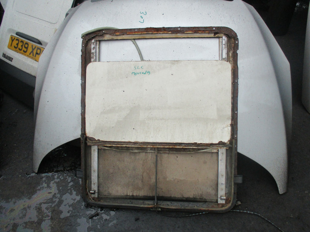 MERCEDES SLC CLASS C107 SUN ROOF CREAM